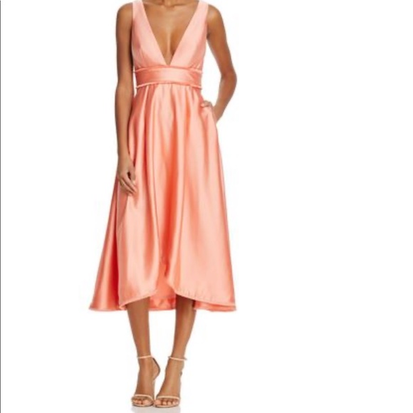 La Maison Talulah Dresses & Skirts - La Maison Talulah v-neck midi Coral dress - xs